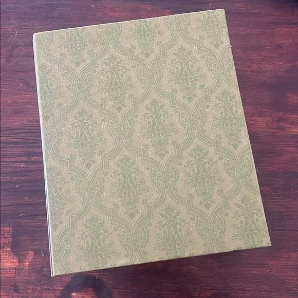 Medium Gucci Box - Picture 3 of 5